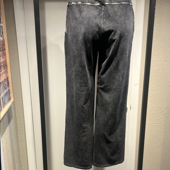 Gray Wide Leg Pants with Elastic Waistband - Picture 9 of 10